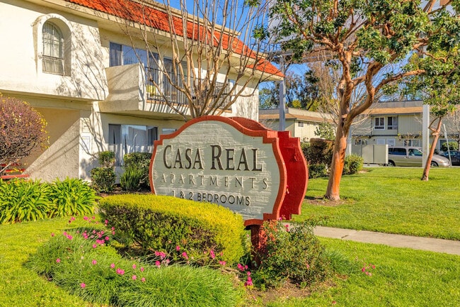 Casa Real Apartments