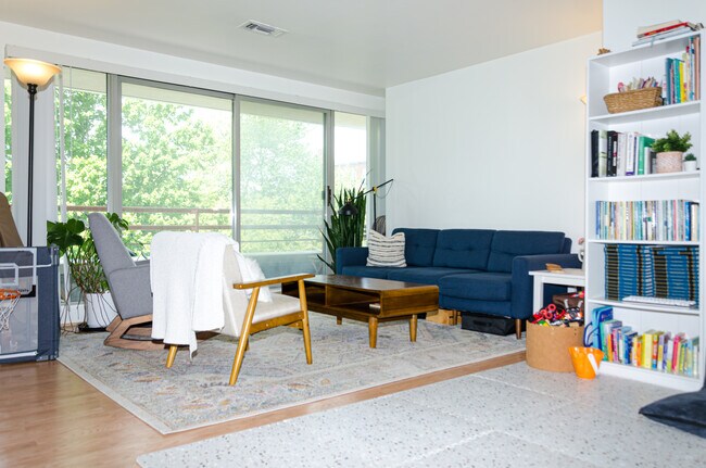 Photo - 173 Oak St Unit 401 W