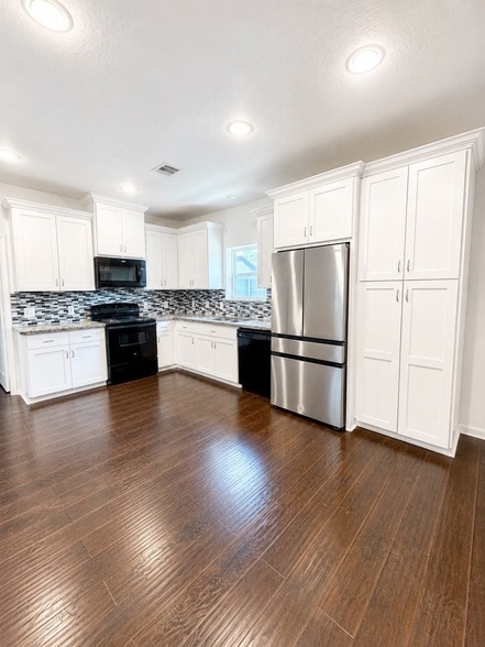 Photo - 7047 Avenue Unit B