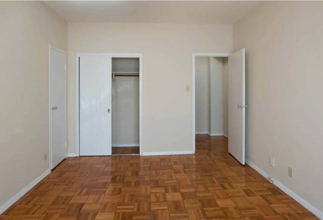 The Crestwood Apartments