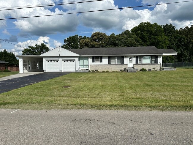 IMMACULATE ONE LEVEL HOME AVAILABLE IN SUR... - IMMACULATE ONE LEVEL HOME AVAILABLE IN SUR...
