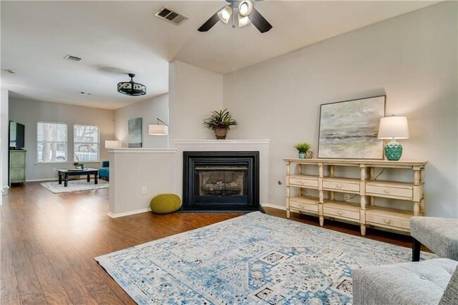 Photo - 903 Peyton Pl