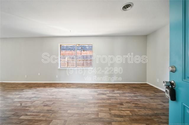 Photo - 5520 E 47th Pl