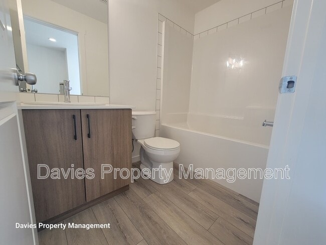 Photo - 9207-9228 228 St NW Unit #106
