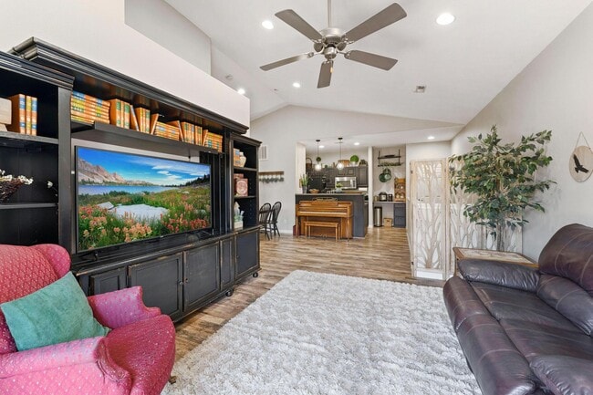 Photo - 1546 W 110 N