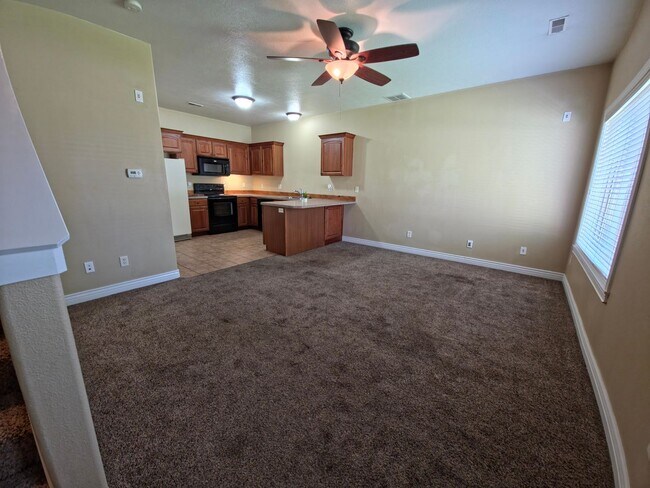 Photo - Beautiful 3 Bed, 2.5 bath Townhome with Attached 2 Car Garage in Rock Creek