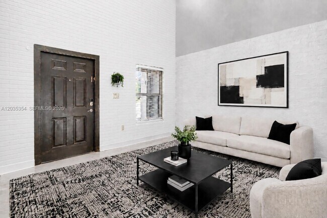 Photo - 102 Riverwalk Cir