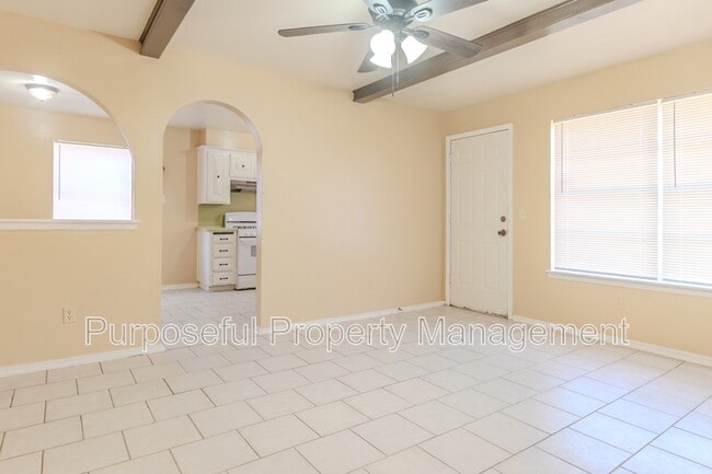 Photo - 809 Meadowgreen Dr