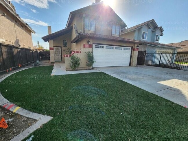 Photo - Charming 3 bedrooms/ 2.5 bathroom home.