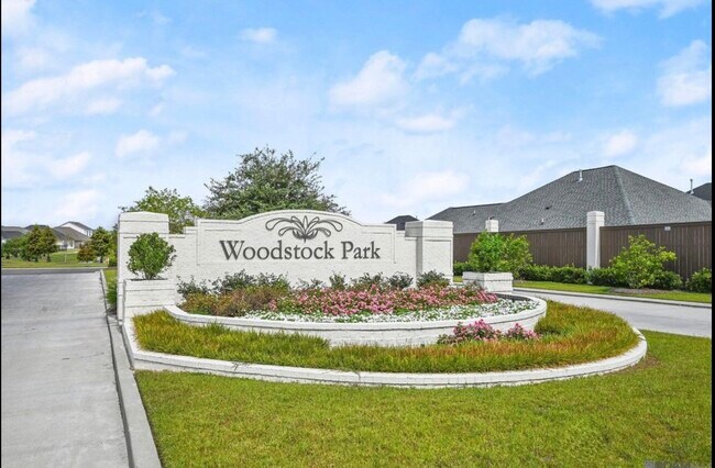 Photo - 3329 Creekmere Ln