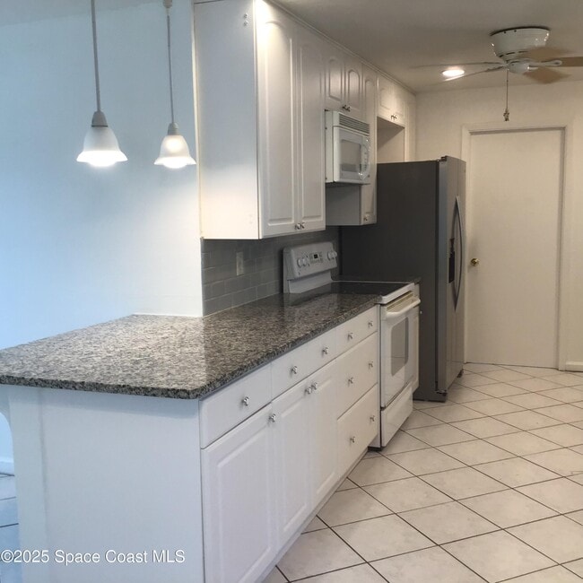 Photo - 2360 Warwick Rd