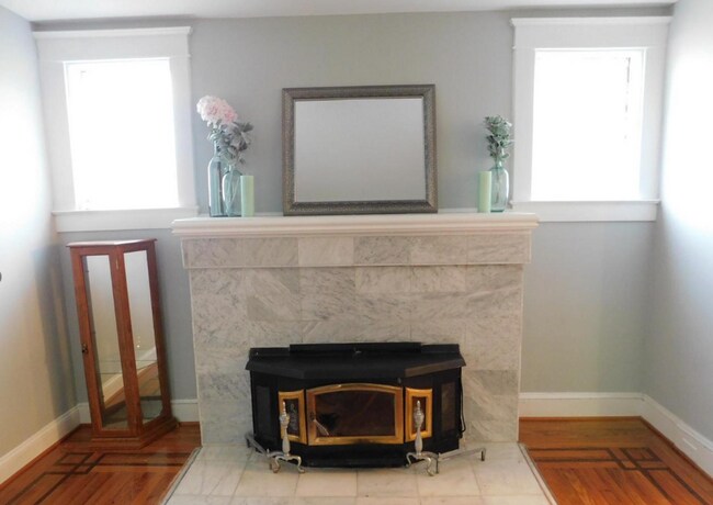 Photo - Large Main Floor 3Bd/2Bth Unit in Gorgeous...