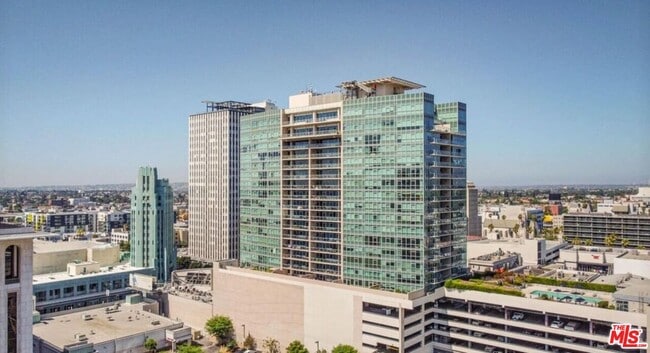 3785 Wilshire Blvd Unidad 1610