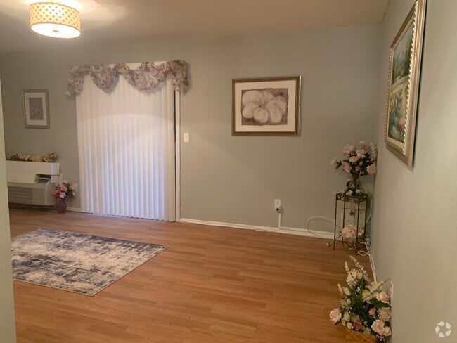 Building Photo - 20 Delar Pkwy Unit 405 Rental