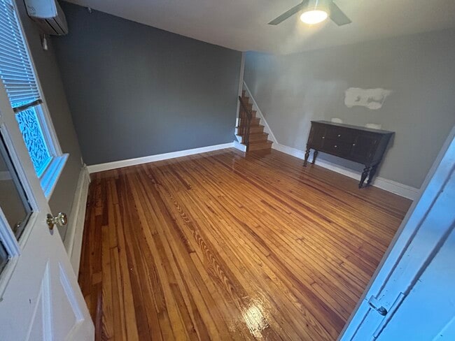 Building Photo - 914 Township Line Rd Unit Apartament Rental