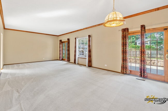 Photo - 260 Shipland Dr