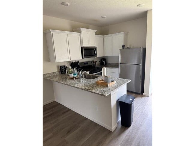 Photo - 39873 Fallbrook Ave