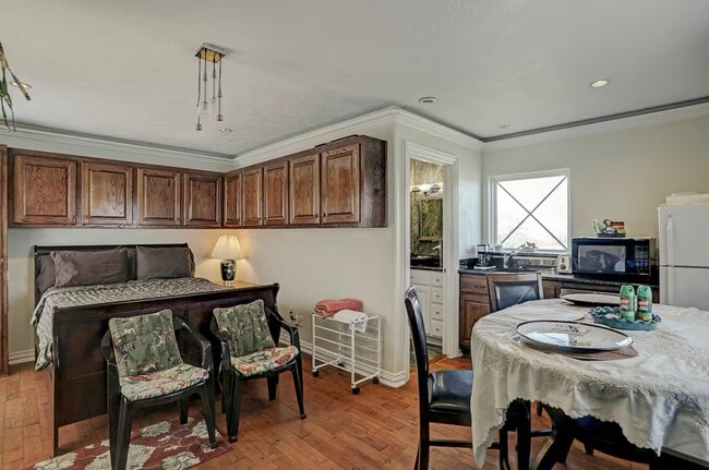 Photo - 135 1st St