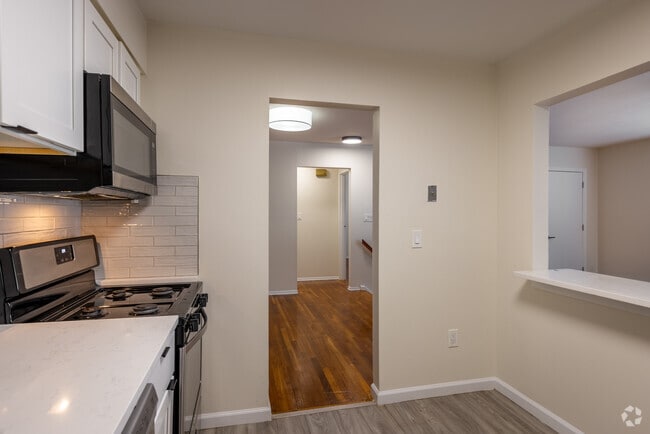 1BR, 1BA - 730SF