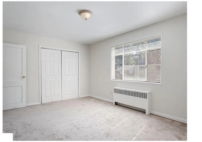 Dormitorio principal - 10413 Montrose Ave Unidad Condo