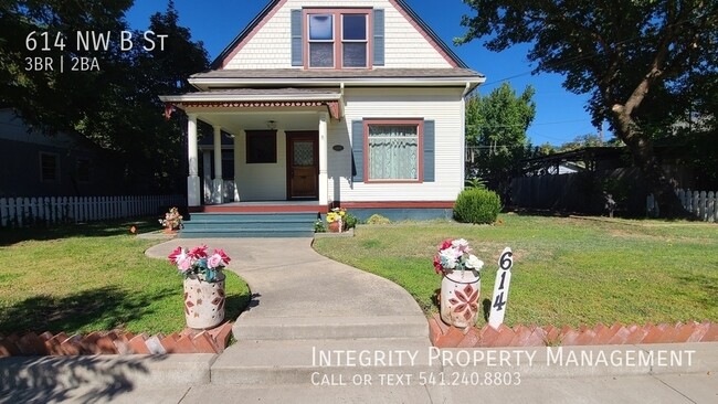 Photo - 614 NW B St
