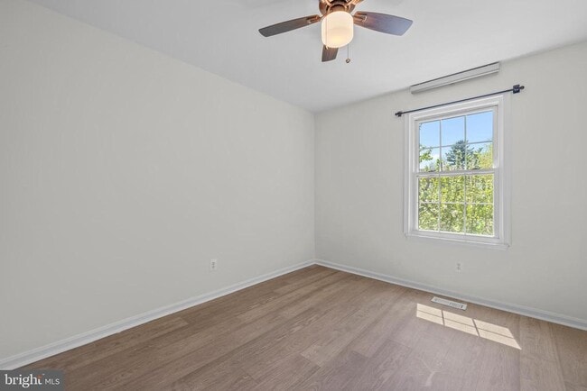 Photo - 1095 Travis Ln