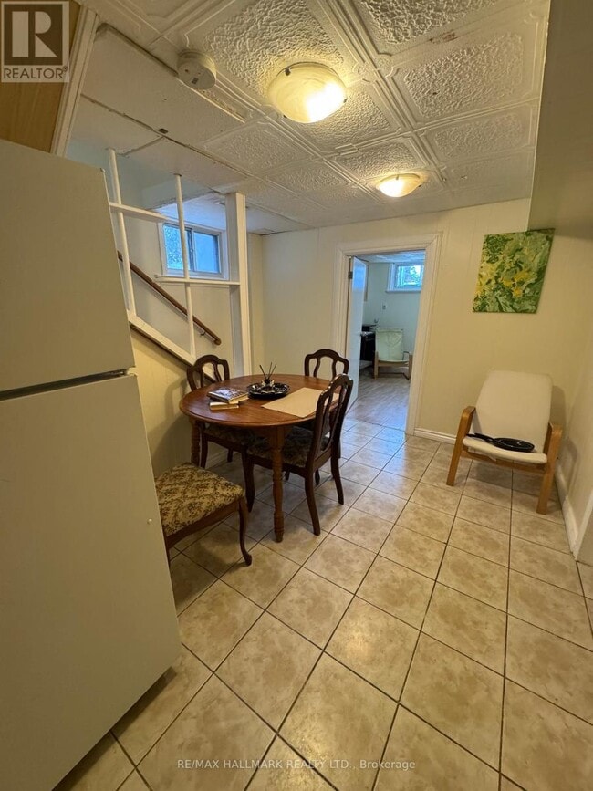 Photo - 207 Lawrence Ave