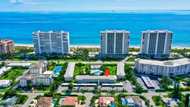 Building Photo - 2730 Banyan Rd Unit 26