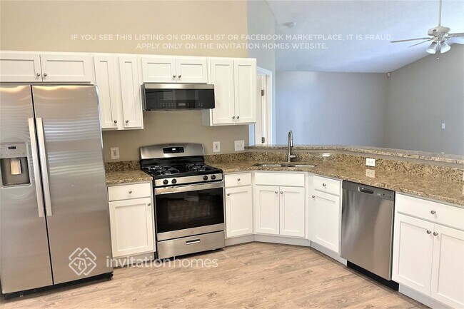 Photo - 713 Lady Diana Dr