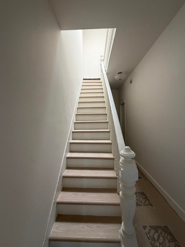 Photo - 132 Bayview Ave