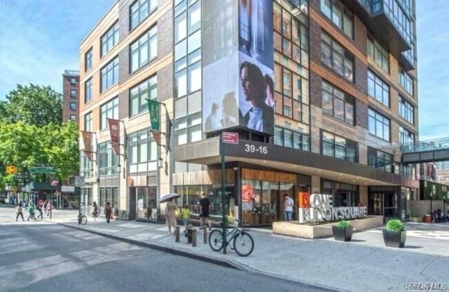 Photo - 39-16 Prince St Unit 8C