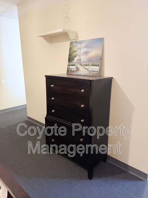 Photo - 100 E Broadway St Unit Loft 3