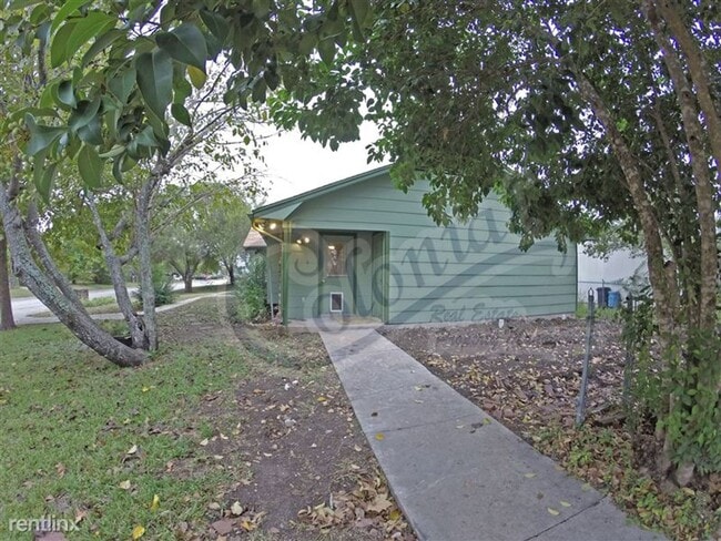 Photo - 215 E Robin Ln Unidad A