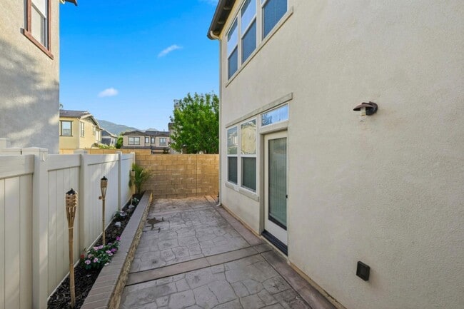 Photo - 31853 Red Pine Way