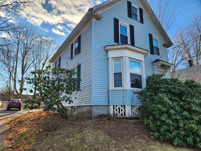 Building Photo - 14 Quimby St Unit Apt 2