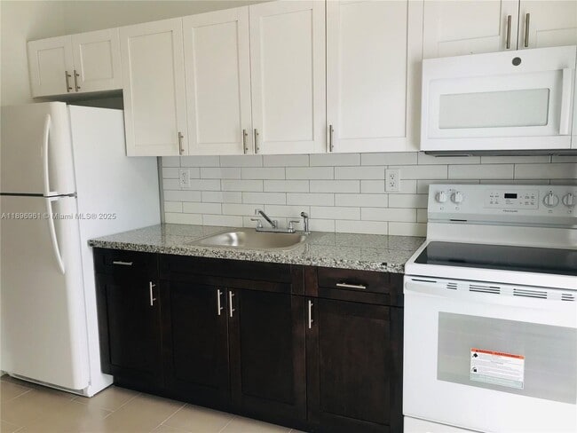 Photo - 5454 NW 5th Ave Unidad 5500