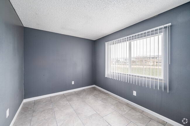 2BR, 1BA - 600SF - Primary Bedroom
