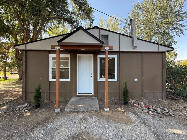 Building Photo - Now renting 2 bedroom House