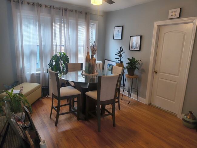 Photo - 4831 W Addison St Unidad 3 S