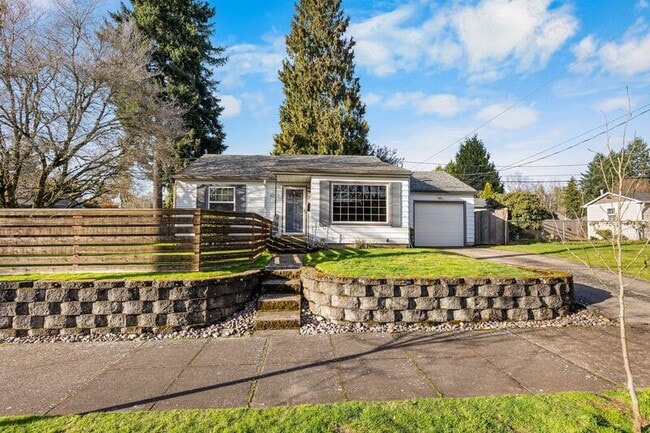 Building Photo - 4317 SE Lexington St