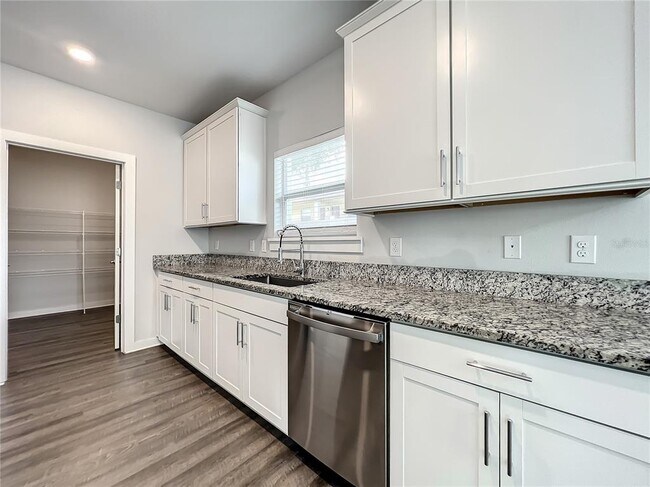 Photo - 3715 W Wisconsin Ave