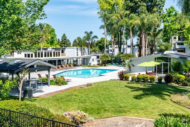 Building Photo - The Grove Rental