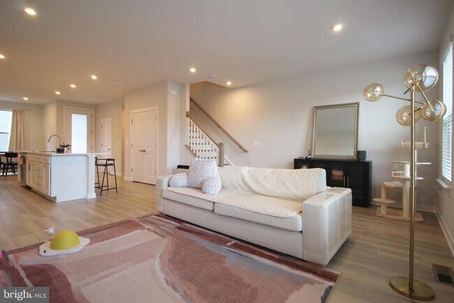 Photo - 2107 Acadia Rd