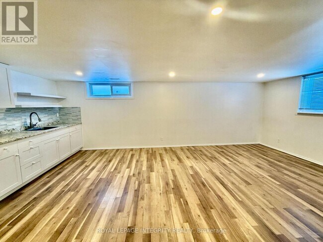 Photo - 2175 Martha Ave