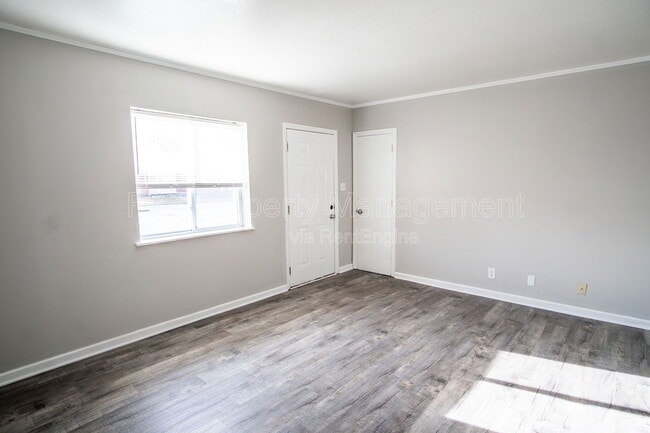 Photo - 115 Louella Dr