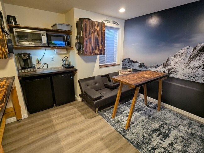 Photo - 739 E Vlg Cir Unit 1