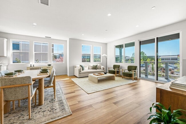 Photo - 212 Wakeful Wy