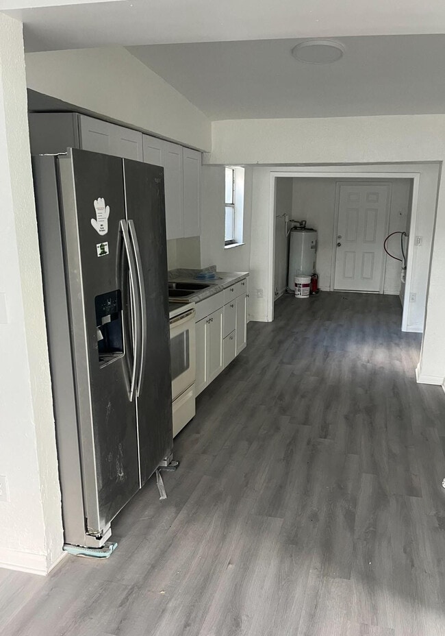 Photo - 1996 Rutland St