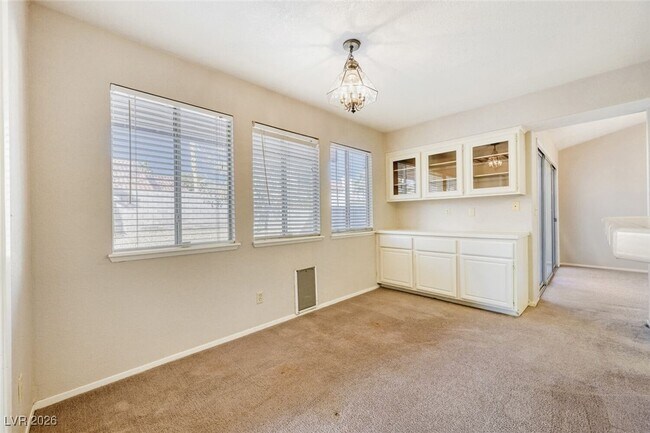 Photo - 395 Chadwick Cir