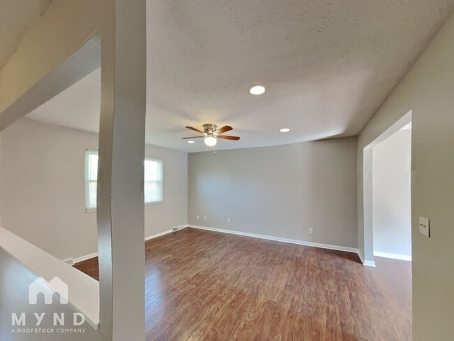 Photo - 830 Upwoods Dr